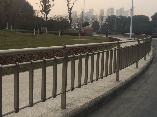 道路护栏