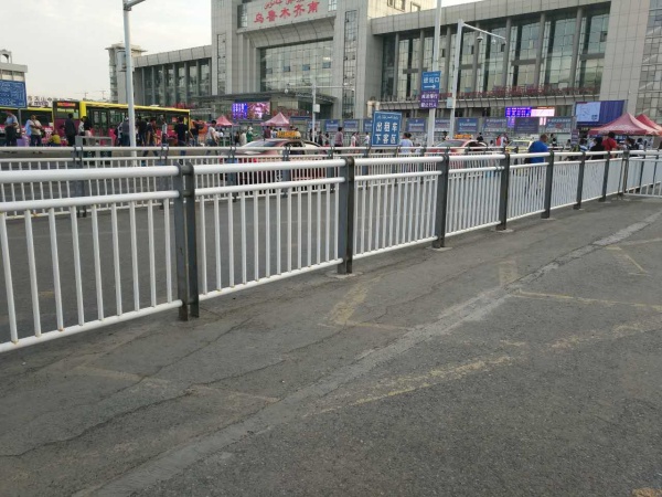 道路护栏