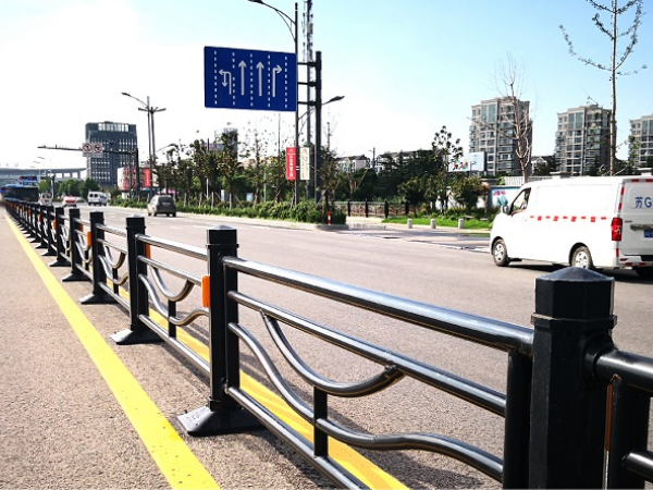 中央道路护栏