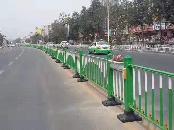 中央道路护栏