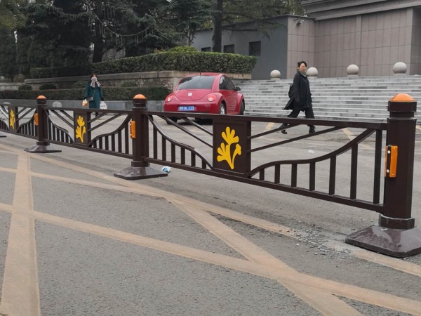 中央道路护栏
