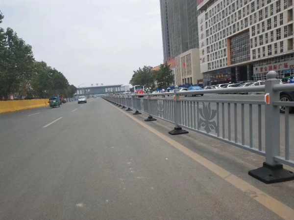 中央道路护栏