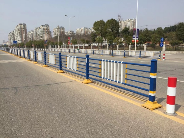 中央道路护栏