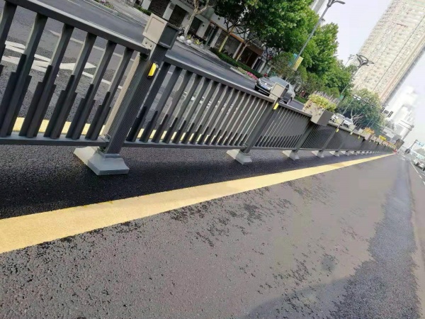 中央道路护栏